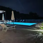 Fattoria Cristina Family Duplex With Pool, Panoramic Terrace & Farm Animals - Bilo Rosa Ferienhaus Castelnuovo Magra