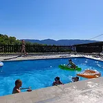 Prázdninový dům Fattoria Cristina Family Duplex With Pool, Panoramic Terrace & Farm Animals - Bilo Rosa Castelnuovo Magra