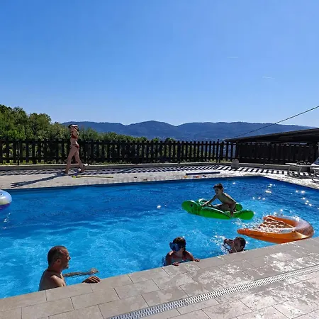 Semesterbostad Fattoria Cristina Family Duplex With Pool, Panoramic Terrace & Farm Animals - Bilo Rosa Castelnuovo Magra