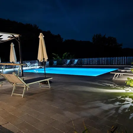 Fattoria Cristina Family Duplex With Pool, Panoramic Terrace & Farm Animals - Bilo Rosa * Castelnuovo Magra